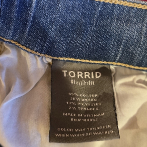 Pull On Torrid Weekender Jeans - Picture 5 of 8